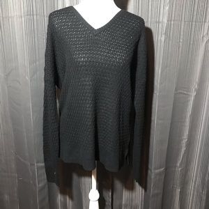 Sweater style blouse in very good condition